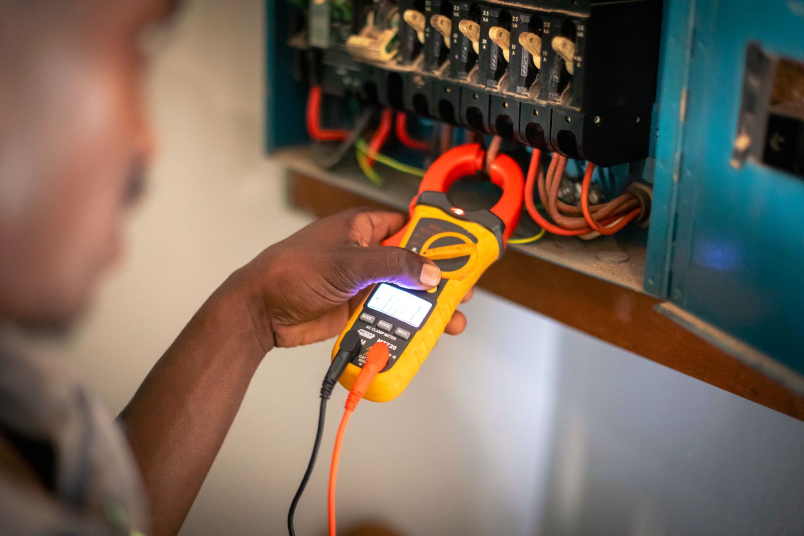 24 hour electricians in Galveston